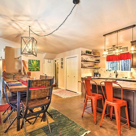 Cozy Home With Media Room Short Walk To Taos Plaza! المظهر الخارجي الصورة