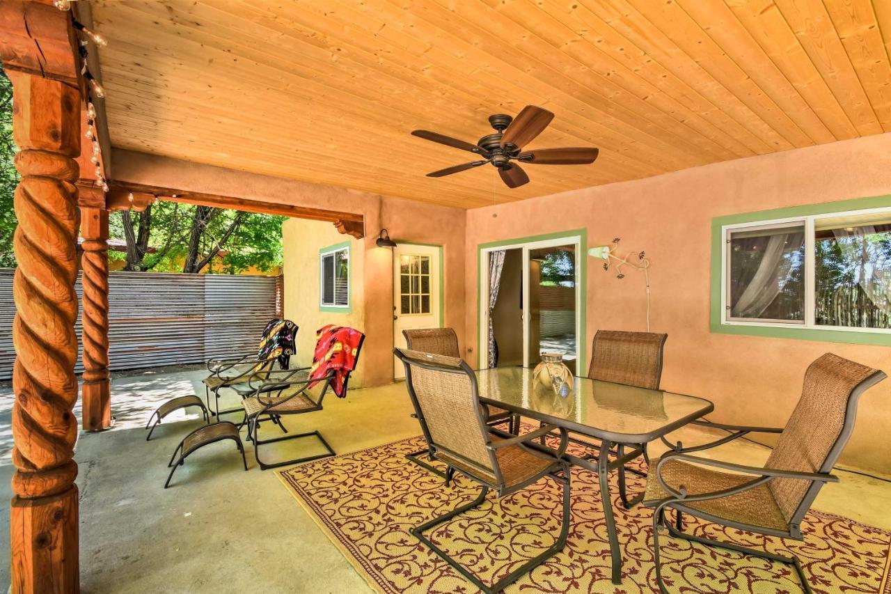 Cozy Home With Media Room Short Walk To Taos Plaza! المظهر الخارجي الصورة