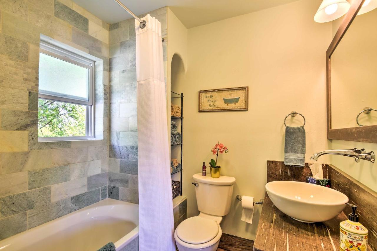 Cozy Home With Media Room Short Walk To Taos Plaza! المظهر الخارجي الصورة